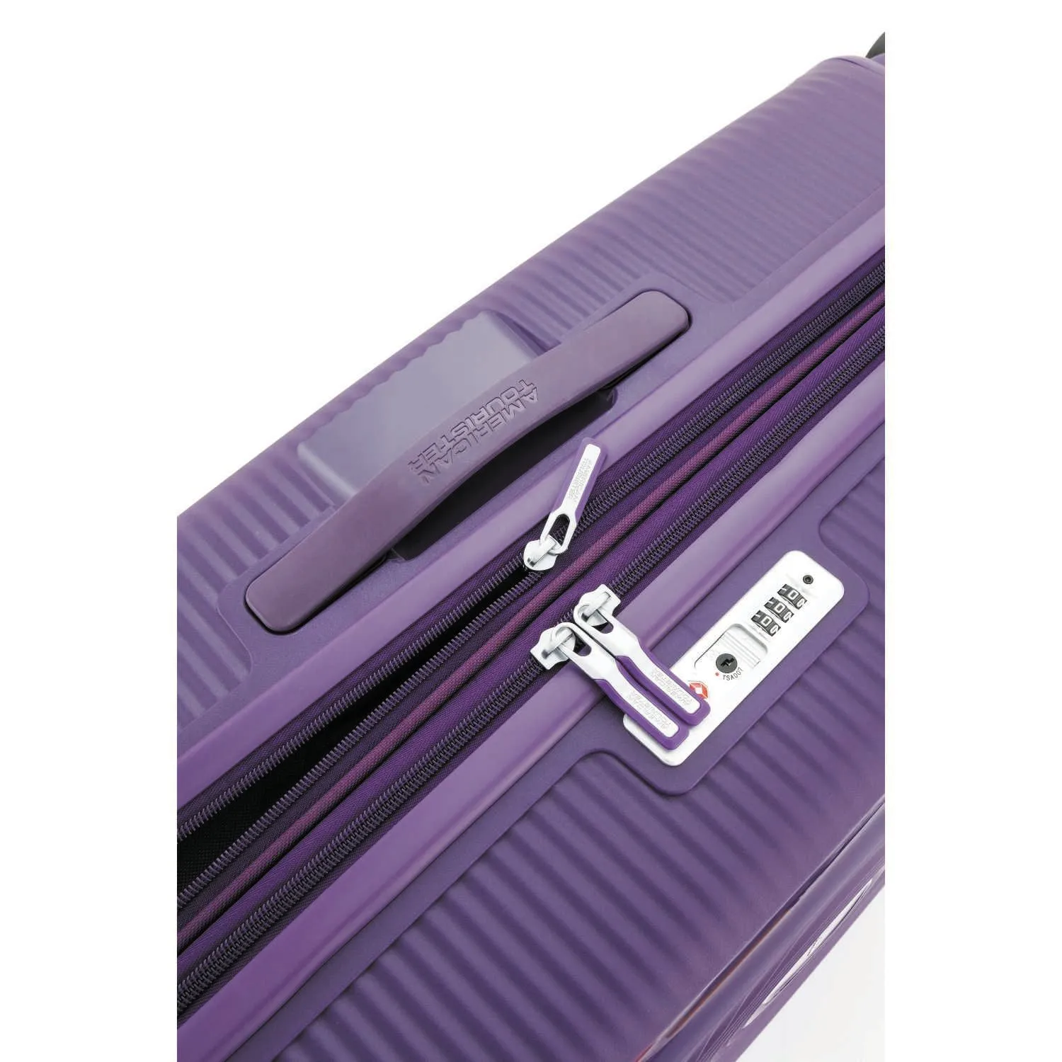 American Tourister Curio 20" 4-Wheel Carry-On Luggage