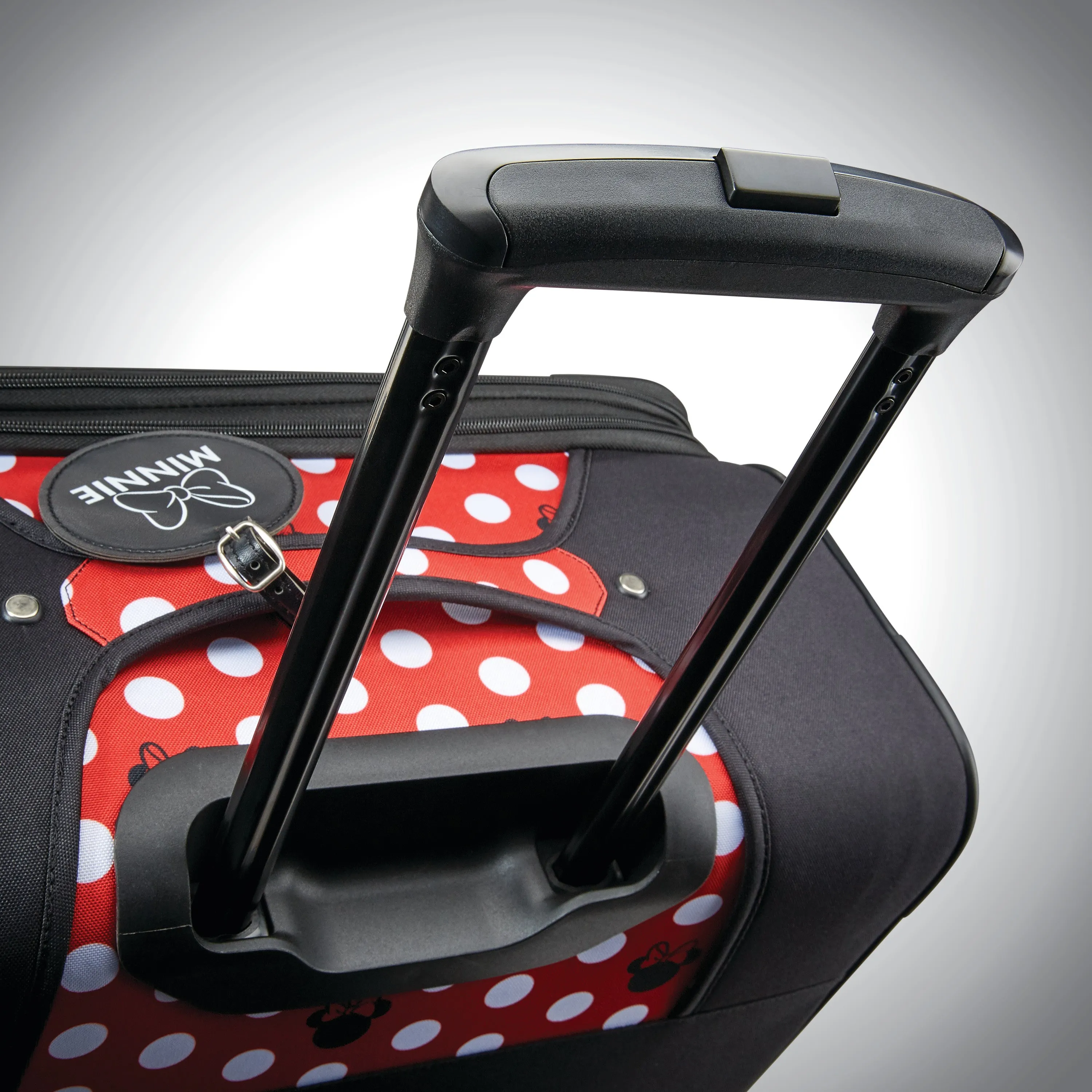 American Tourister Disney 21" Softside Spinner