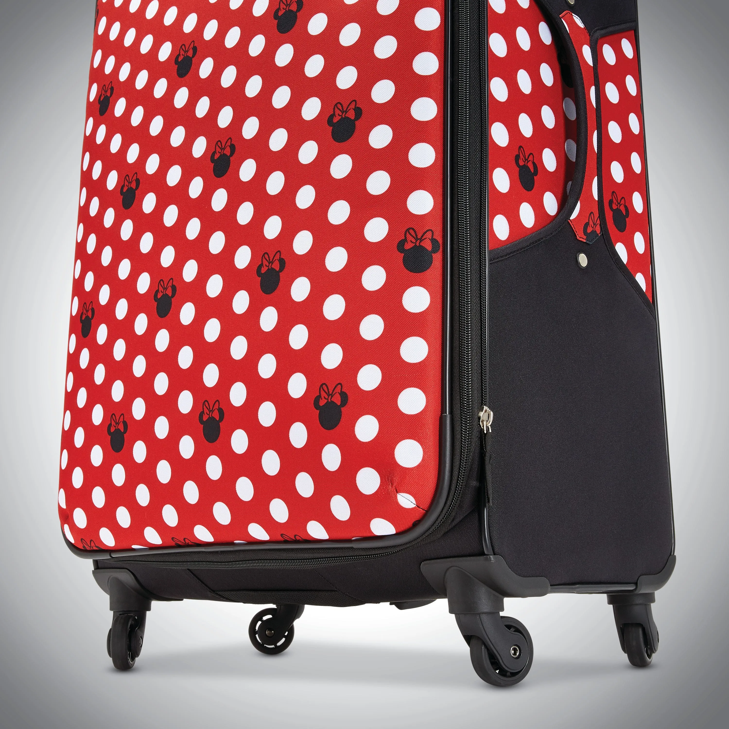 American Tourister Disney 21" Softside Spinner