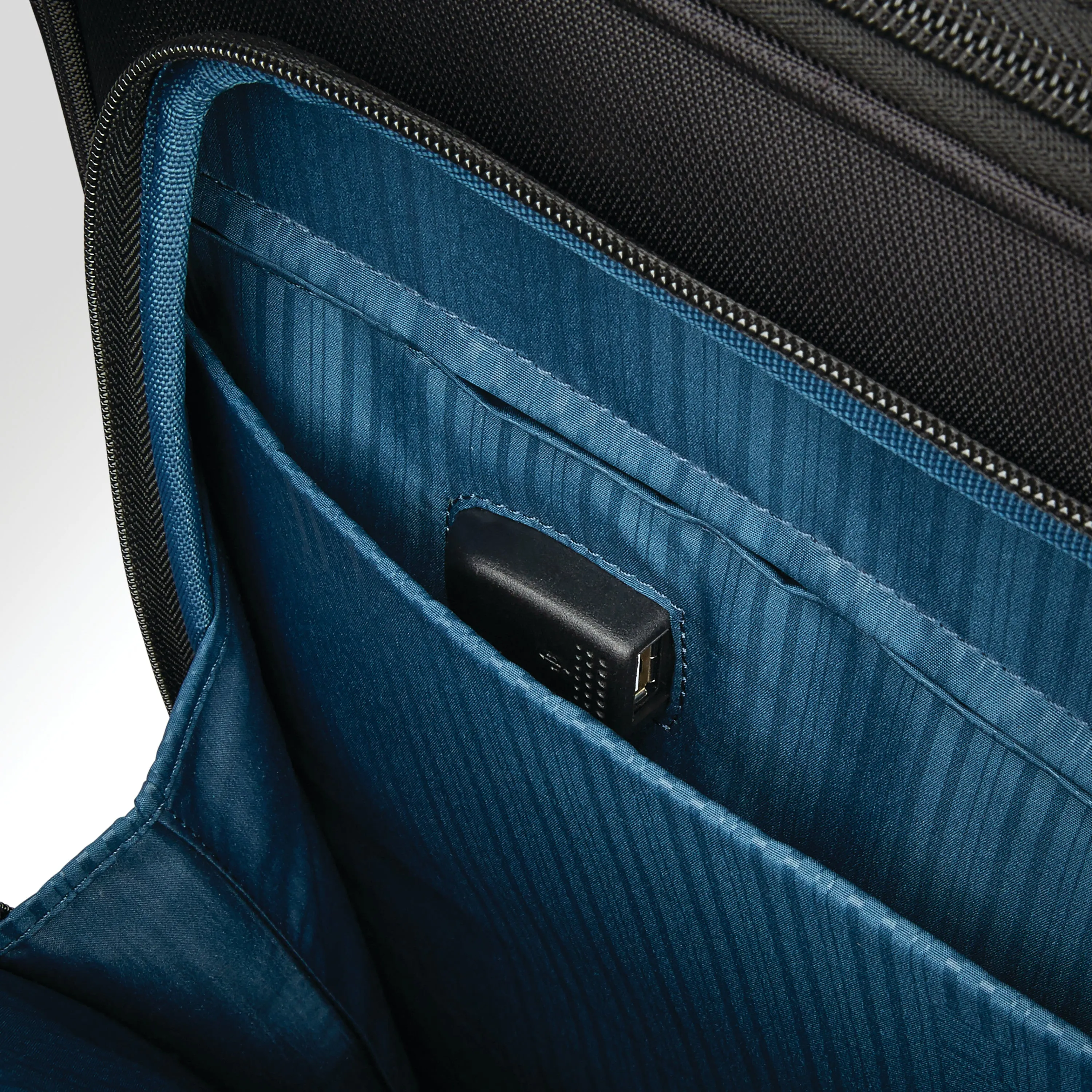 Hartmann Metropolitan 2 Global Carry-On Expandable Spinner