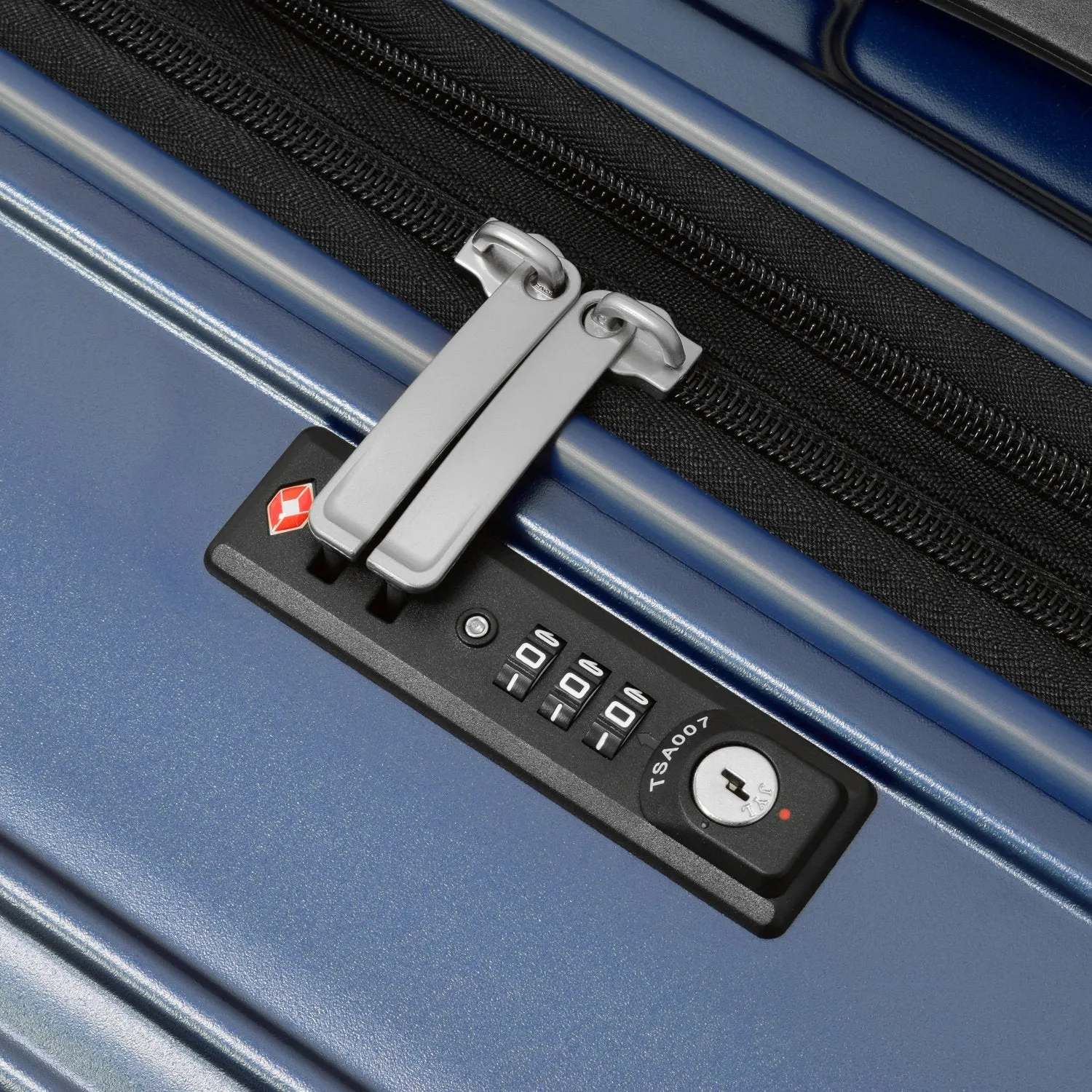 London Fog Heathrow 21" 4-Wheel Carry-On Luggage