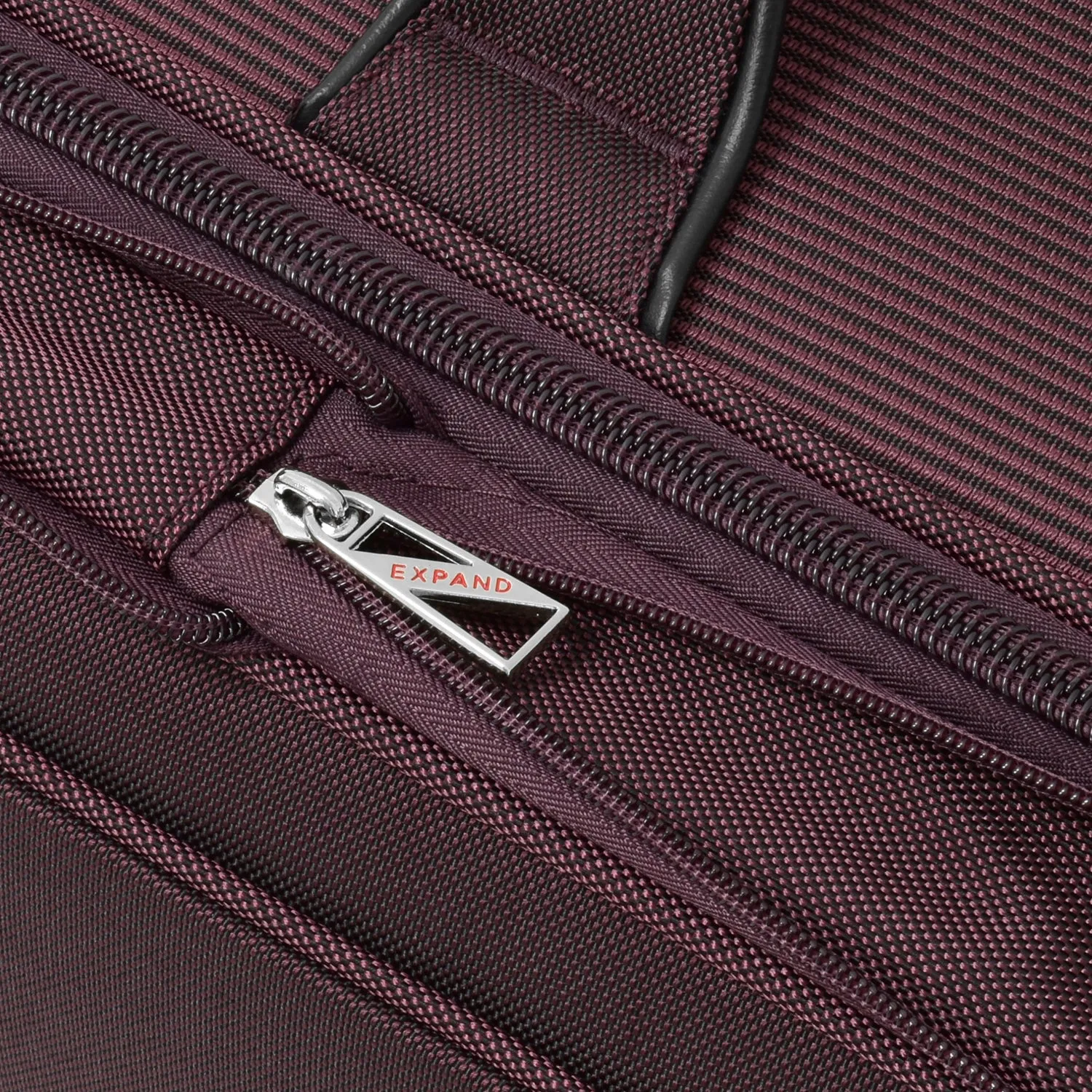 London Fog Langley 25" Expandable Spinner