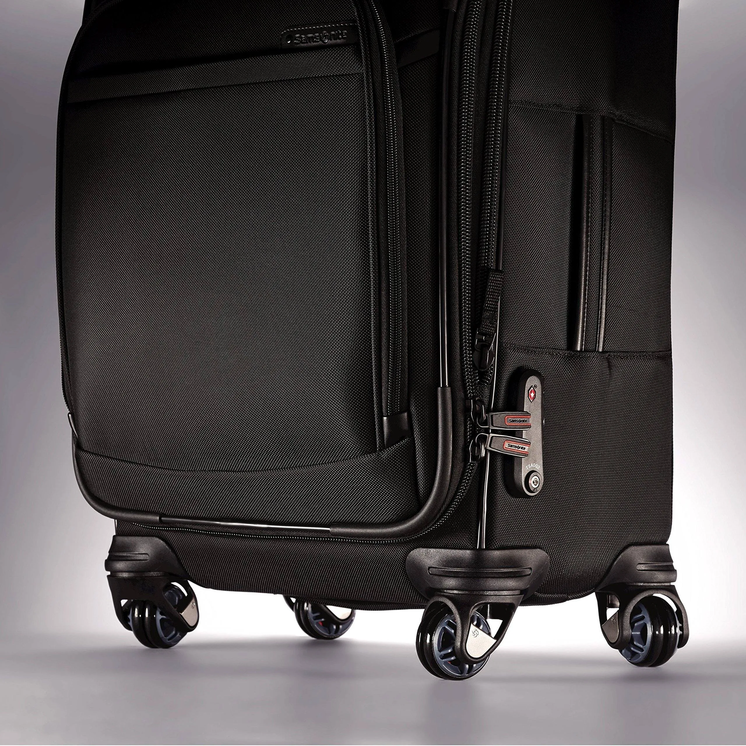 Samsonite Pro 4 Dlx Softside 21" Spinner