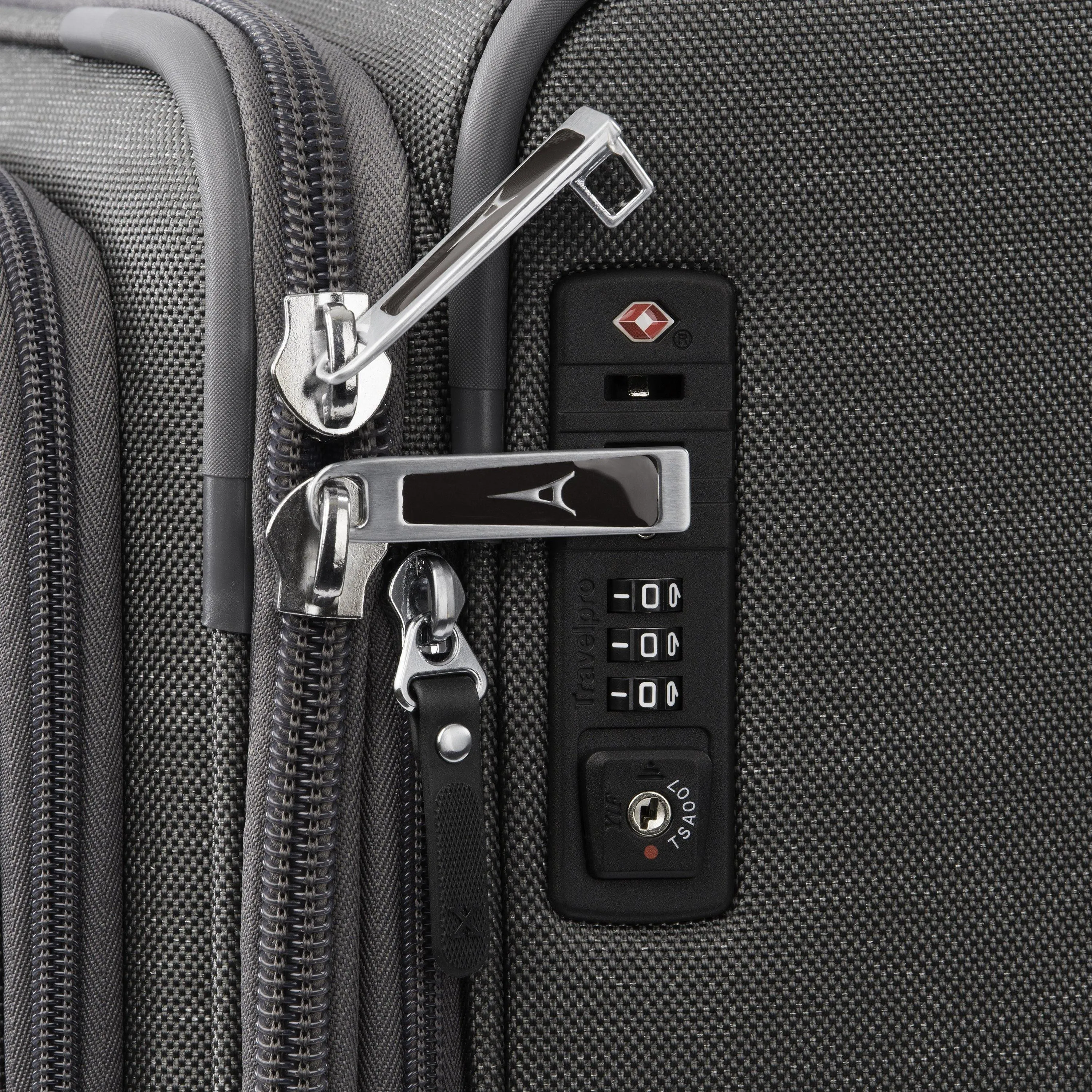 TravelPro Platinum Elite 25" 4-Wheel Medium Luggage